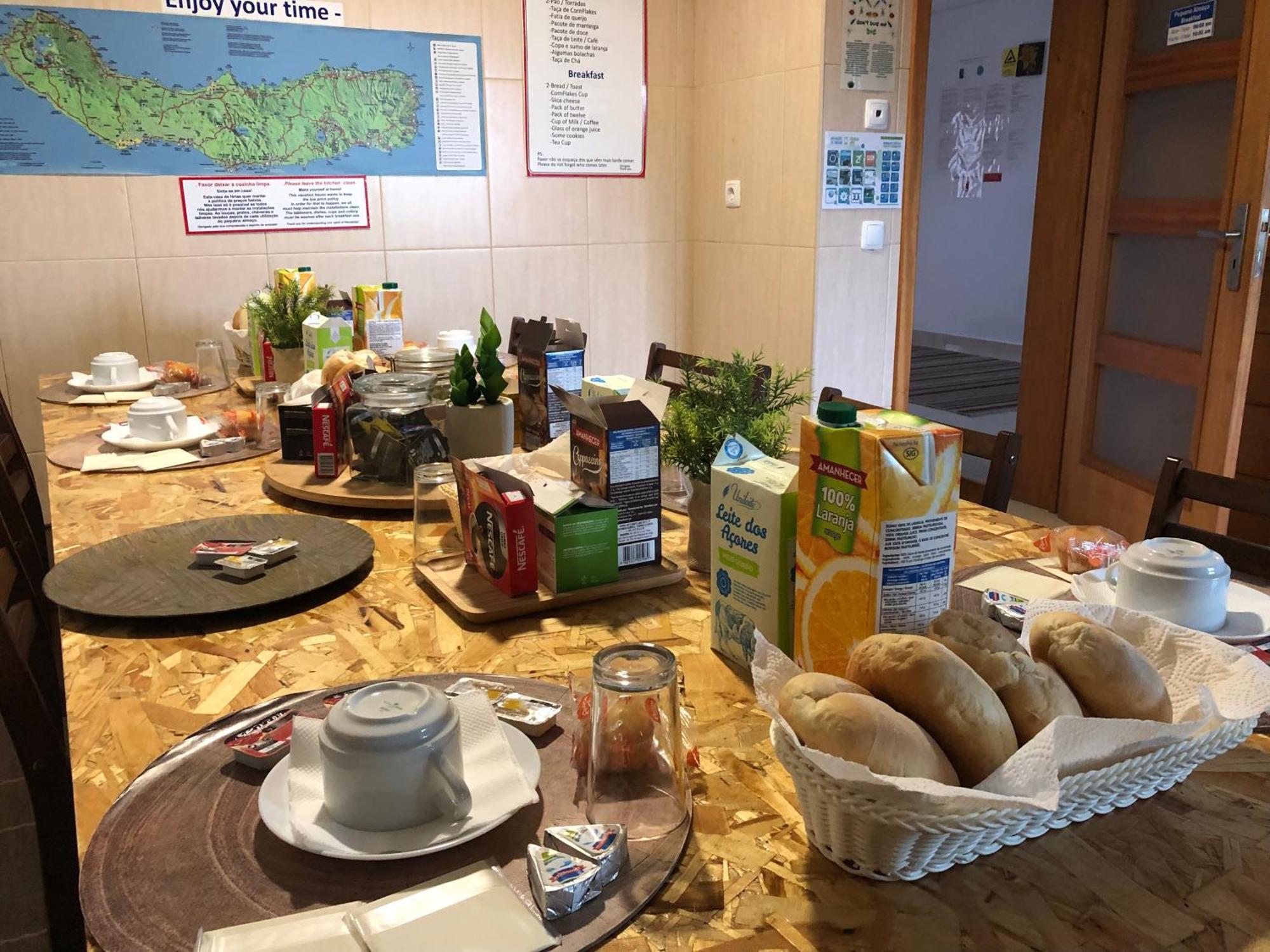 Azores Holidays House -B&B - Suites - Self Check-In Keyboard Понта-Делгада Экстерьер фото